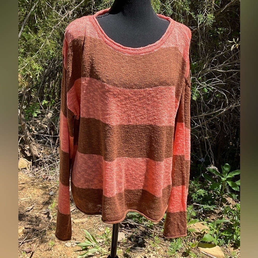 True craft light weight sweater. Size L.